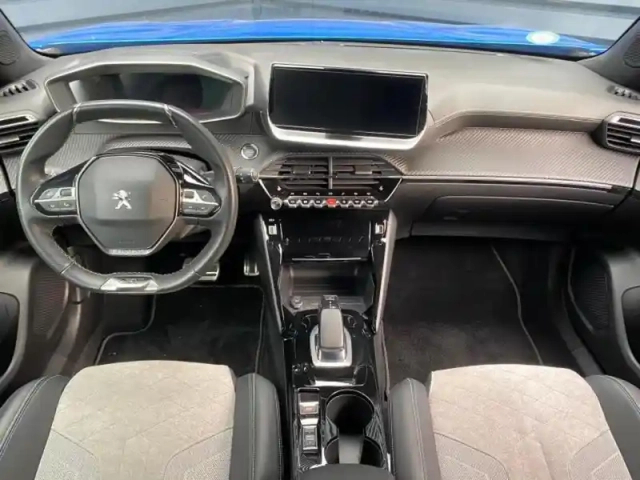 Peugeot 2008 e- 136ch gt — photo 6