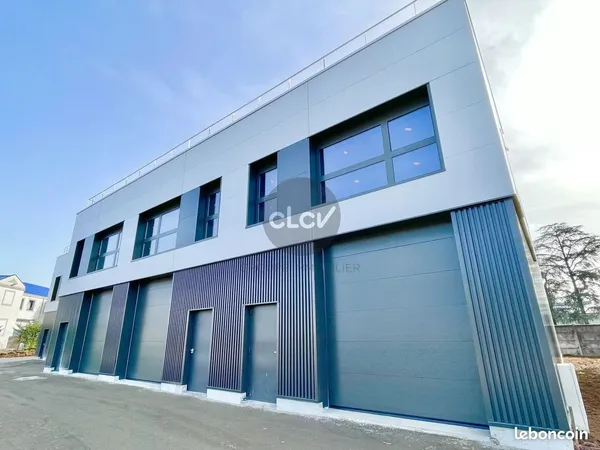 Local 337 m² Décines-Charpieu