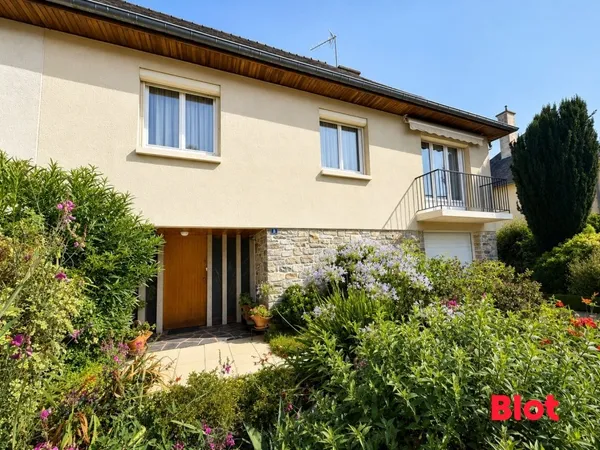 A VENDRE CHEZ BLOT IMMOBILIER - MAISON 3 CHAMBRES - SOUS-SOL - PLEIN CENTRE