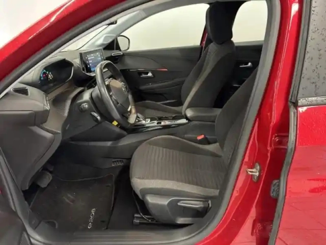 Peugeot 208 e- 136ch active — photo 6