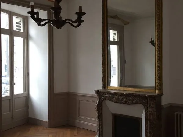 Surface à usage de bureaux de 80 m2 au rez de chaussée