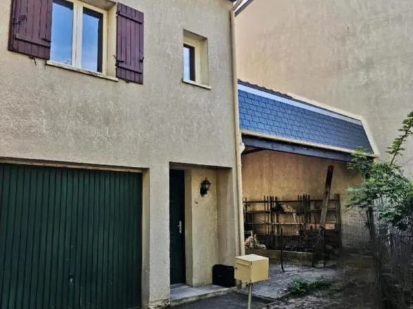 Pavillon 3 chambres avec garage proche Mairie