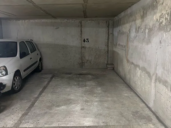 Place de parking ROBESPIERRE/MONTREUIL