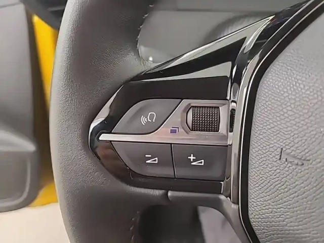 Peugeot 208 puretech 75 s&amp;s bvm5 — photo 24