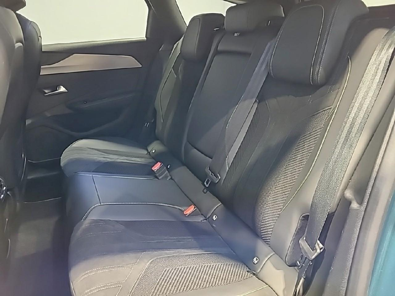 Peugeot 308 sw phev 180 e-eat8 gt — photo 13