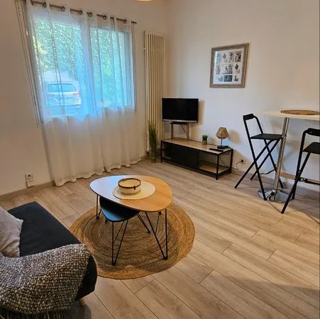 T2 COZY MEUBLE ET EQUIPE CENTRE VILLE de CHOLET