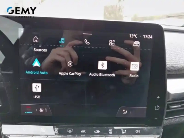 Renault Megane e-tech ev60 220 ch super charge — photo 24