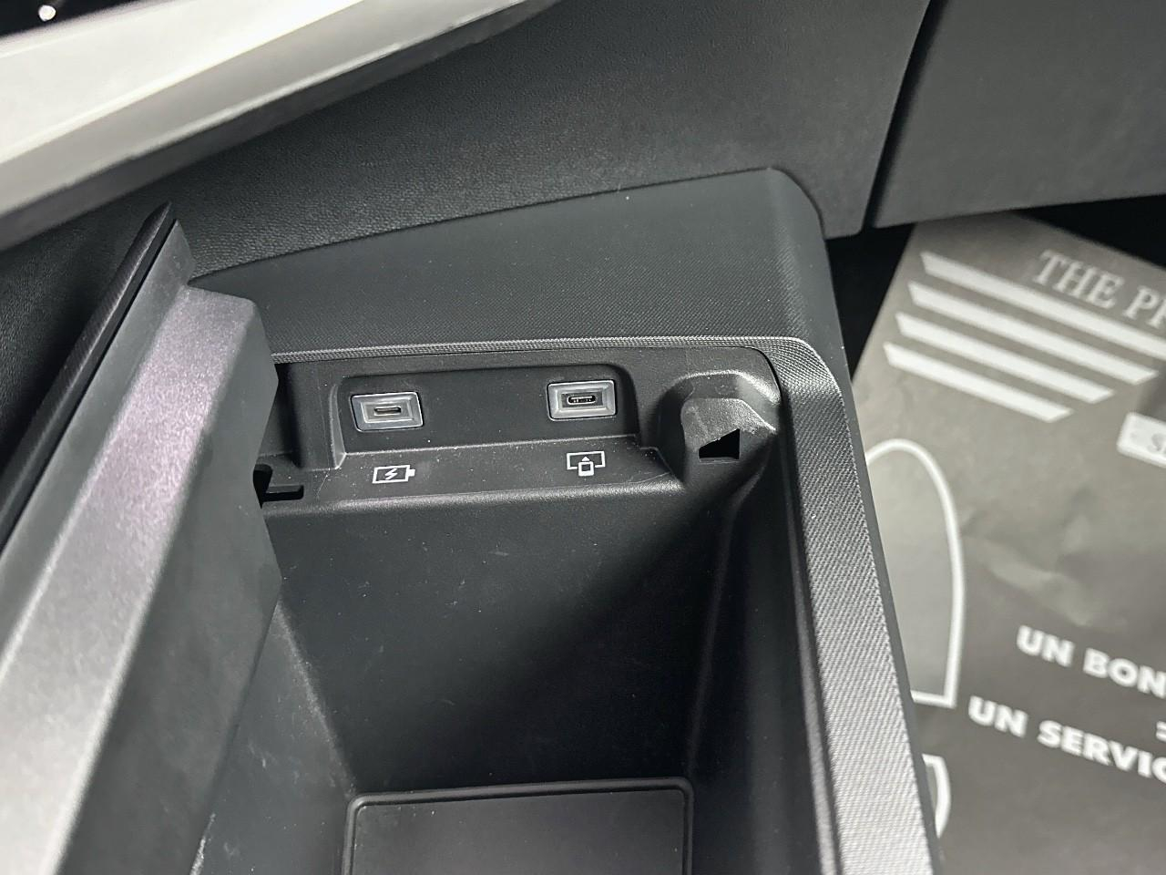 Peugeot 5008 hybrid 145 e-dcs6 gt — photo 32