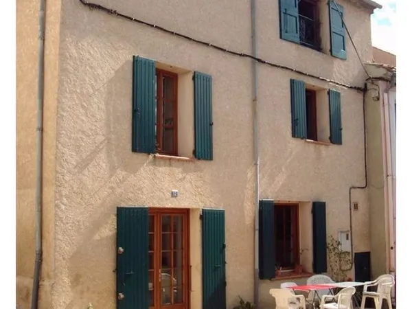 Maison de village avec garage