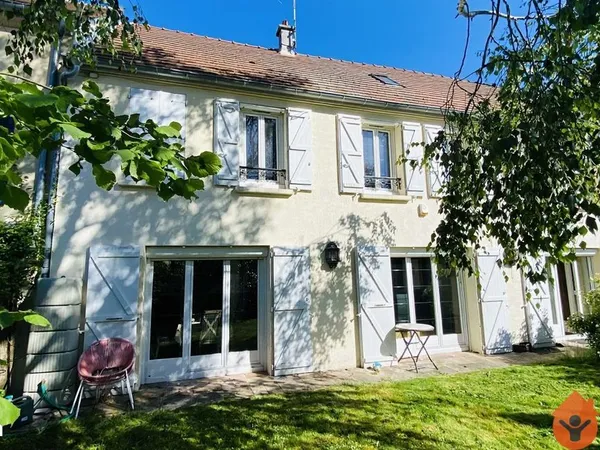 Maison 7 pièces 235 m²
