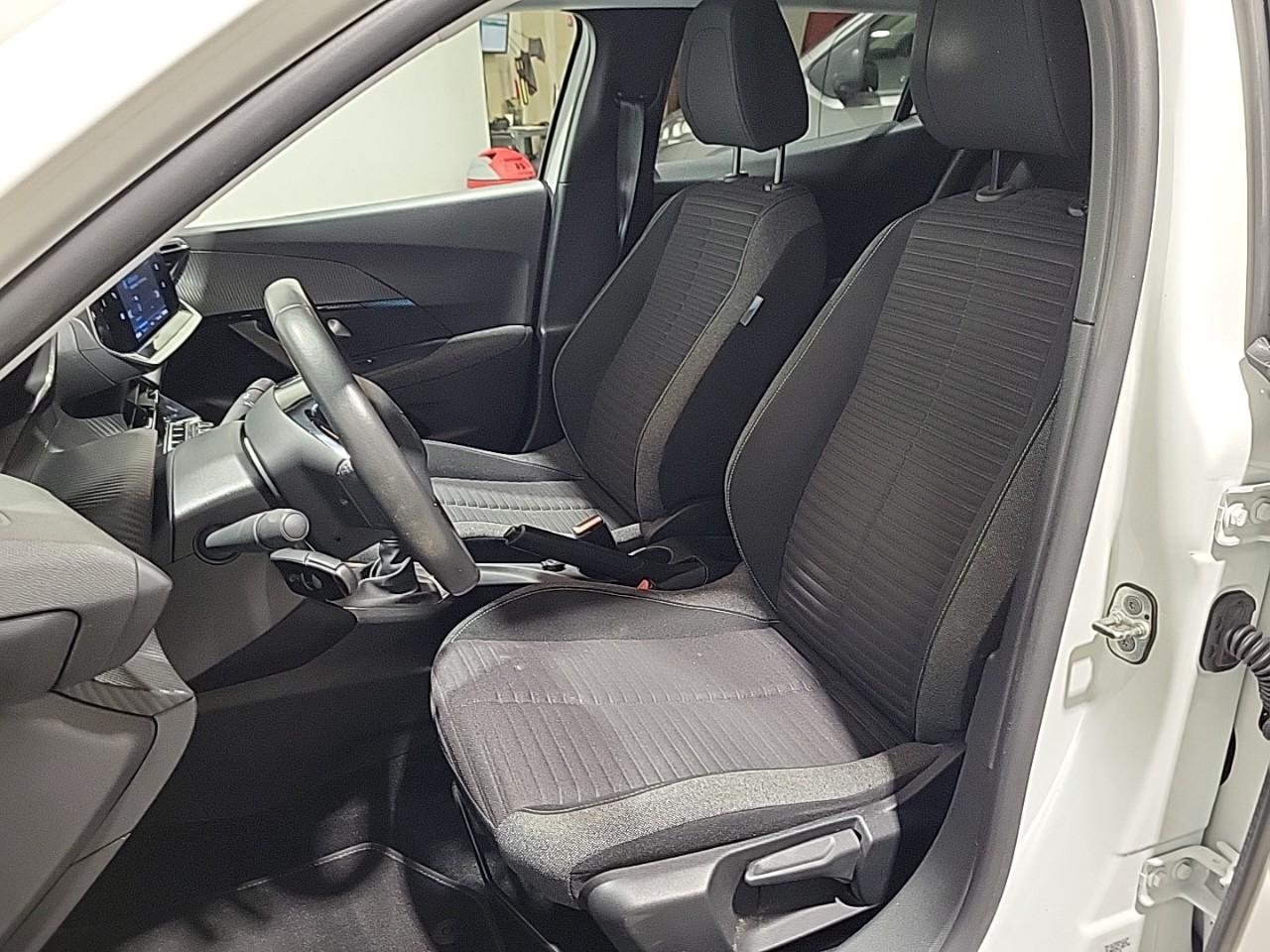 Peugeot 2008 puretech 100 s&s bvm6 style — photo 10
