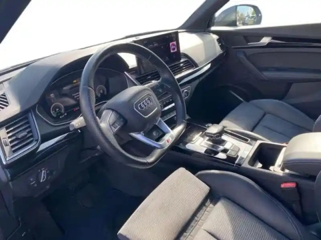 Audi Q5 55 tfsie 367 s tronic 7 quattro s line — photo 9
