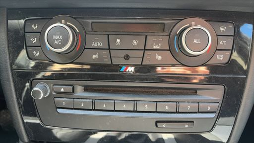 BMW X1 sDrive 18i 150 - Business – 2014 – 119432 km – Essence – Boîte Manuelle — photo 29