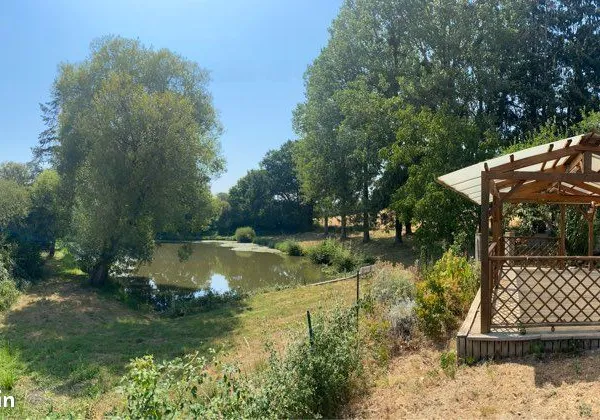 Terrain de loisirs de 4 300 m² - Un véritable havre de paix à Saint-Jean-de-la-Motte (72)
