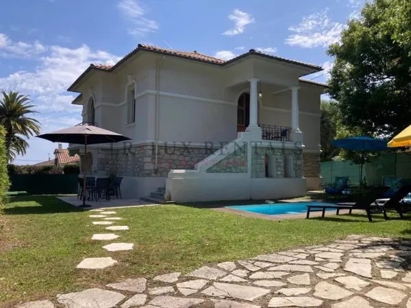 Villa en location à l'année au Cap d'Antibes