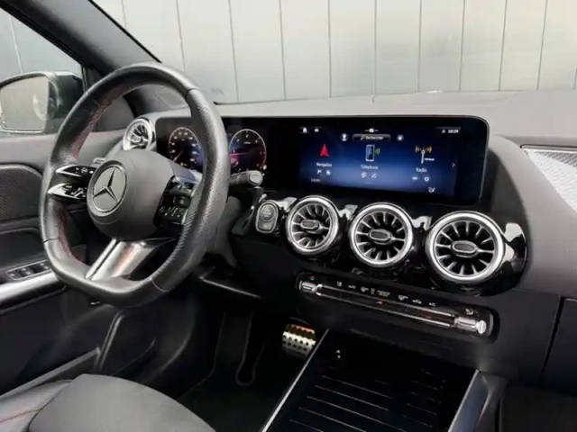 Mercedes Gla 200 d amg line — photo 10