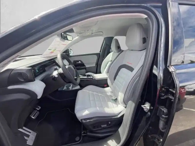 Citroën C5 Aircross hybride rechargeable 195 e-eat7 — photo 11