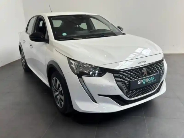 Peugeot 208 e- 136 like carplay — photo 3