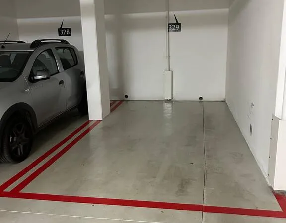 Garage/Parking