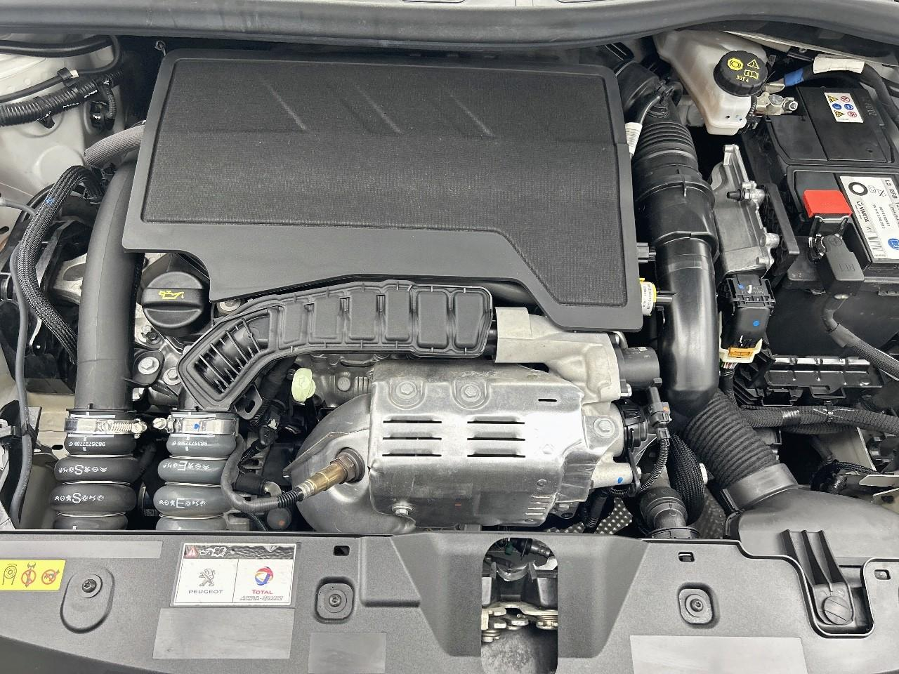 Peugeot 2008 puretech 130 s&s bvm6 allure — photo 15