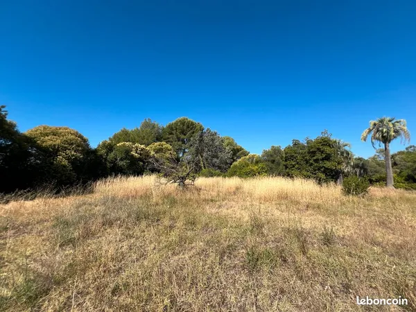 Terrain à bâtir 1 414 m² - Plein Sud - Saint-Jean, Antibes