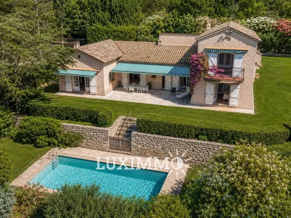 Maison 7 pièces 210 m²