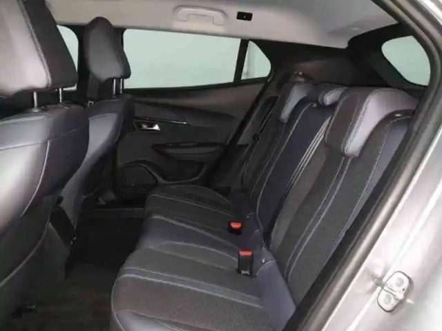 Peugeot 2008 puretech 130 s&amp;s eat8 — photo 27