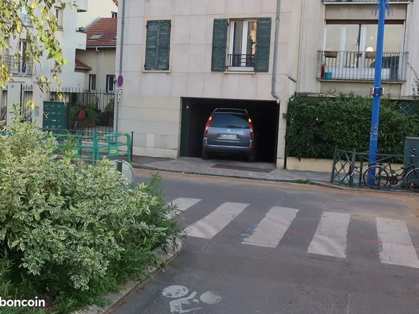 Place de parking avec borne de recharge