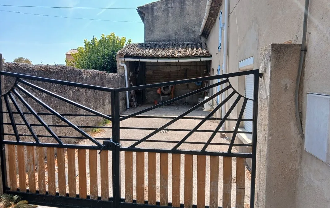Photo 1