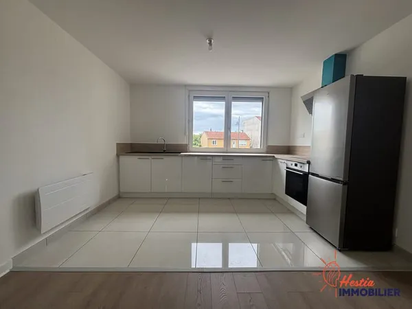 WITRY-LÈS-REIMS — Maison 5 pièces 83 m² — Cour & Jardin