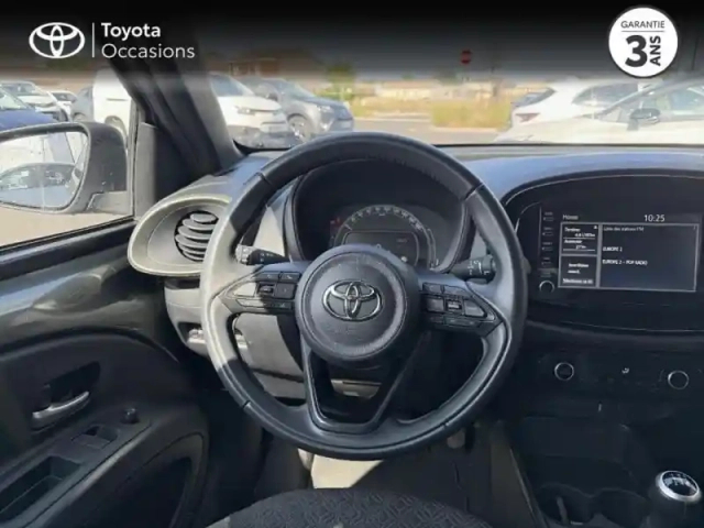 Toyota Aygo X 1.0 vvt-i 72ch design my23 — photo 9
