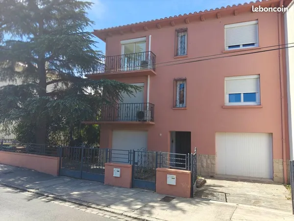 Quartier saint assiscle, bel f4 de 85 m2 climatisé avec garage et place de parking