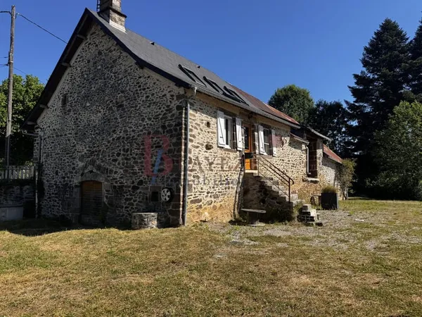JOLIE MAISON DE PAYS AVEC GRANGE ATTENANTE