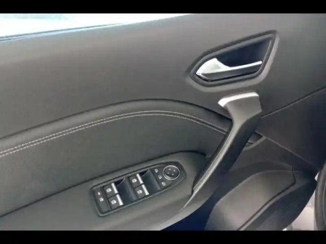 Renault Captur 1.0 tce 90ch techno — photo 4