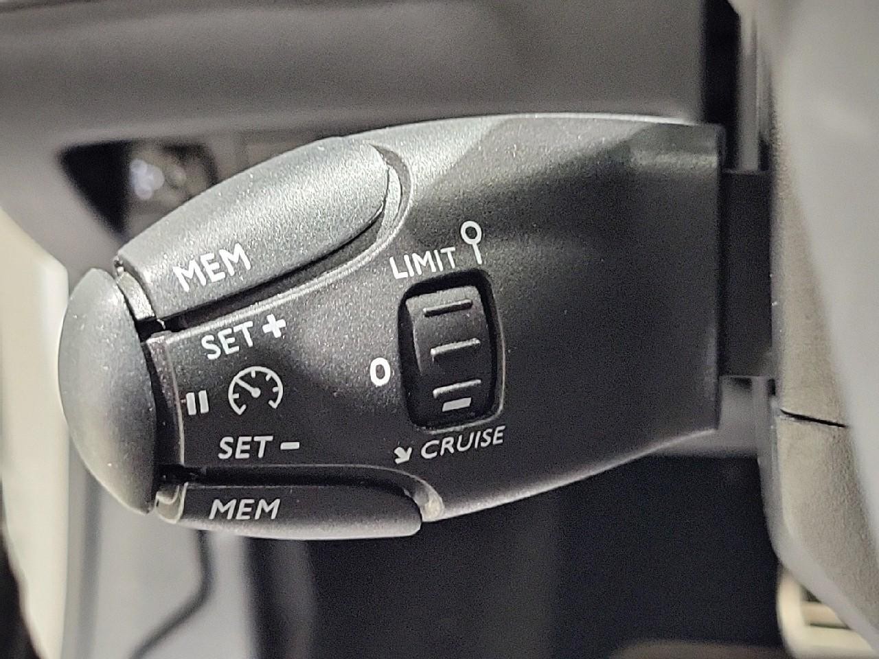 Peugeot 208 puretech 100 s&s eat8 roadtrip — photo 22