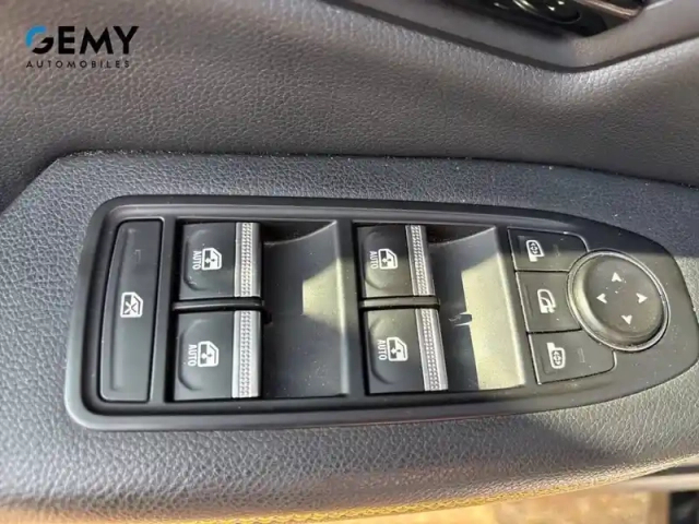 Renault Megane e-tech ev40 130ch standard charge — photo 12