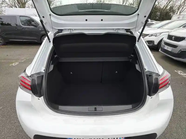 Peugeot 208 puretech 75 s&amp;s bvm5 — photo 6