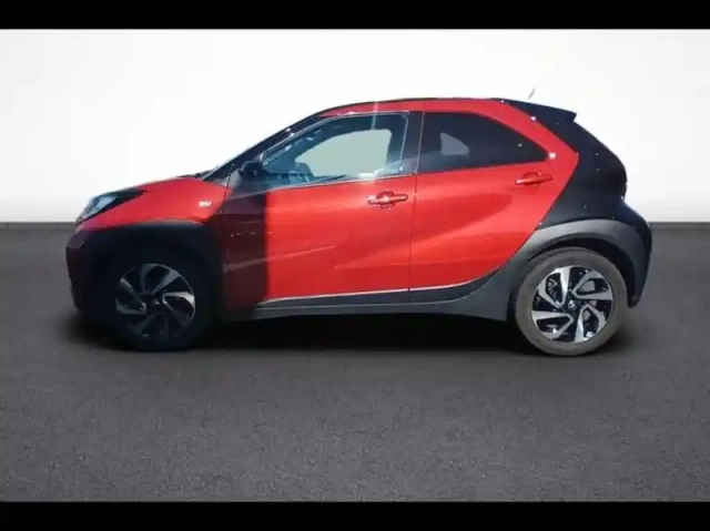 Toyota Aygo X 1.0 vvt-i 72ch design my24 — photo 3