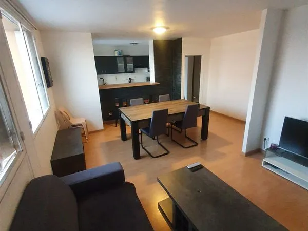T2 meublé 51 m² avec balcon, 9e étage, vue dégagée, Reims avenue de Laon