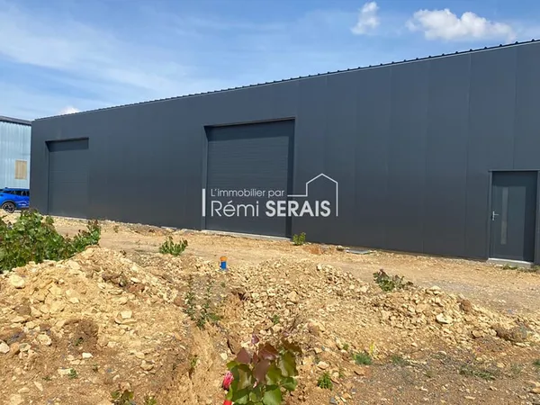 À LOUER EN EXCLUSIVITÉ - LOCAL PROFESSIONNEL NEUF DE 92,80 M²