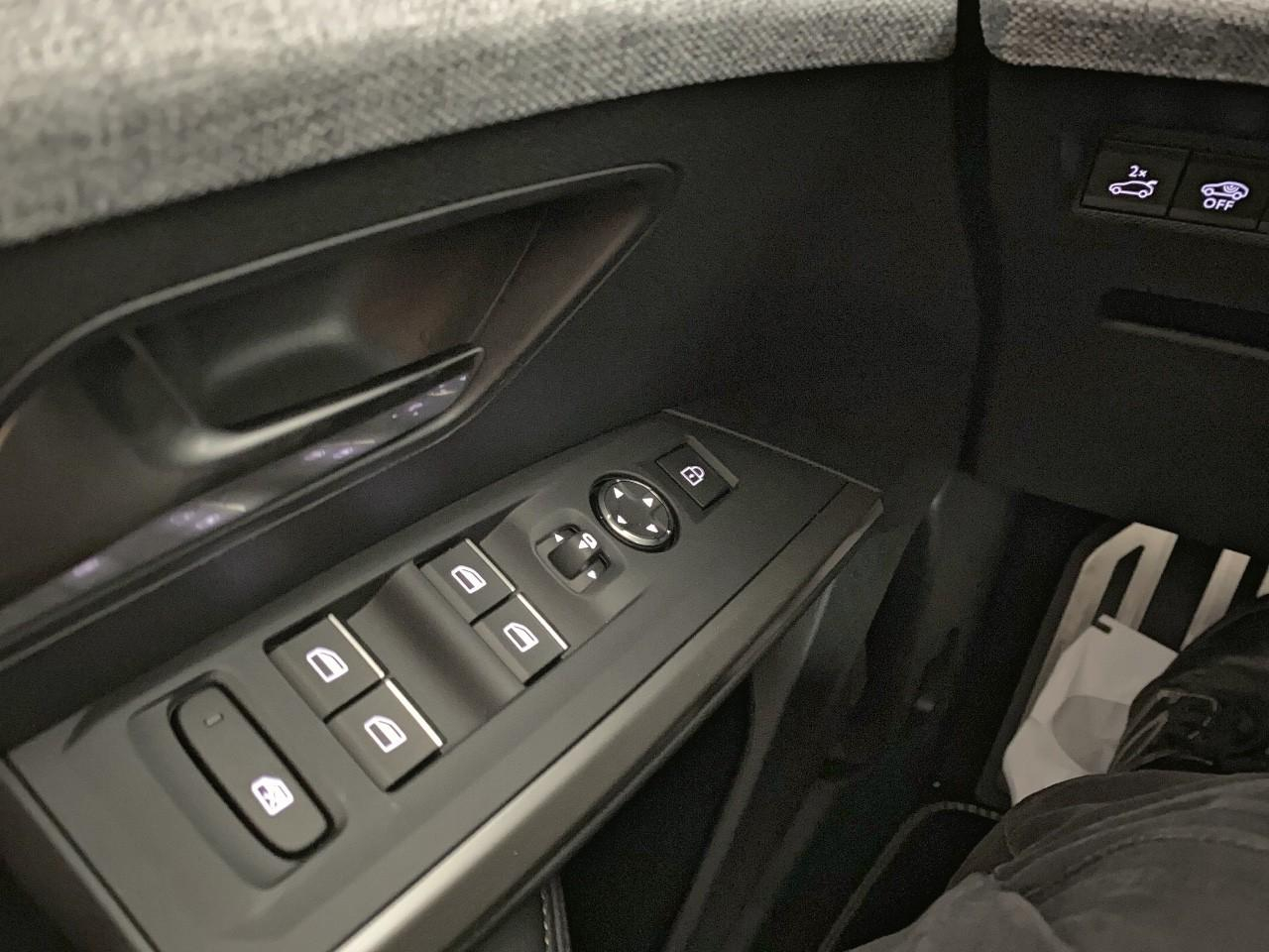 Peugeot 3008 hybrid 145 e-dcs6 gt — photo 20