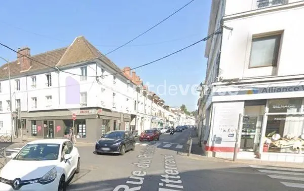 Local commercial 152 m²