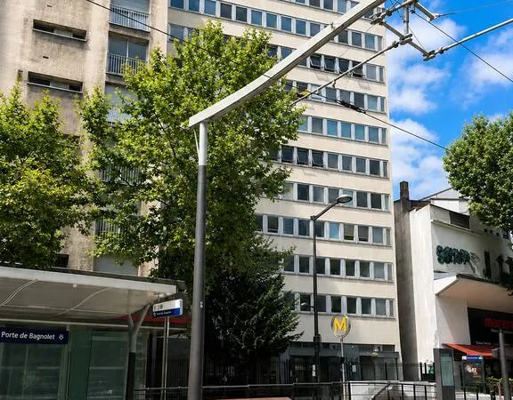 Bureau 60 m²