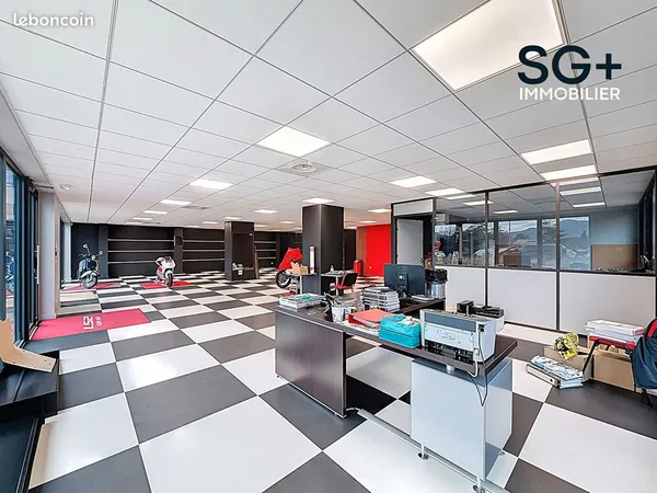 Local commercial 203 m² AUBAGNE
