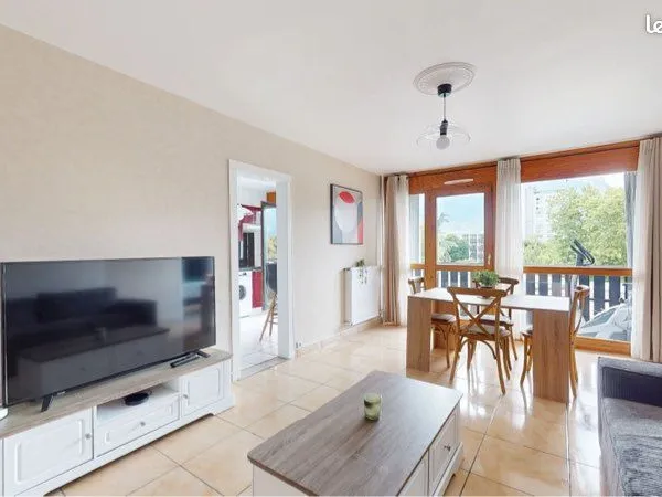 COLOCATION - Grand T5 rénové de 90 m² avec cuisine séparée - 4 chambres - GRENOBLE