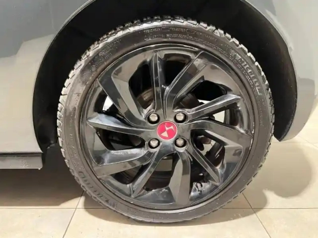 Ds Ds 3 puretech 130ch performance line s&amp;s — photo 6