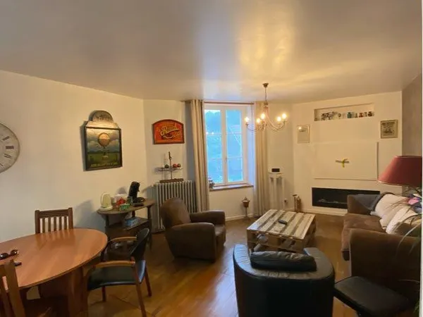 Apparemment T2 60 m2 au 1 er étage