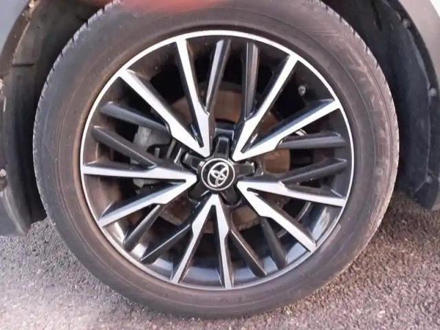 Toyota C-Hr hybride 122h collection — photo 15