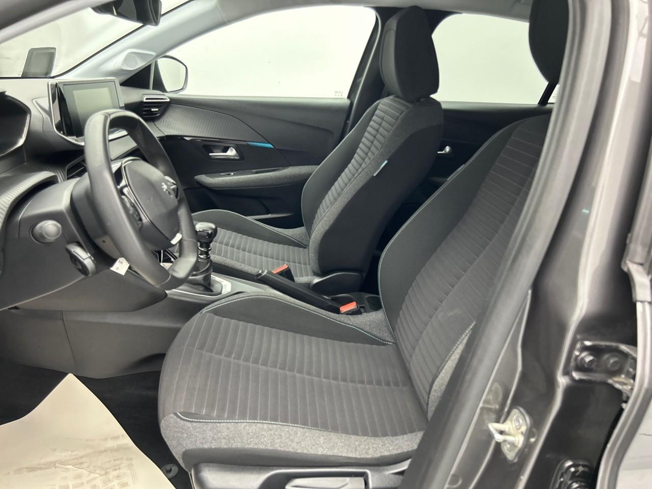 Peugeot 208 puretech 100 s&s bvm6 style — photo 10