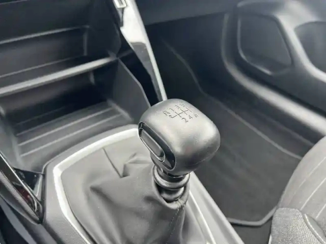 Peugeot 208 puretech 100 s&amp;s bvm6 — photo 19